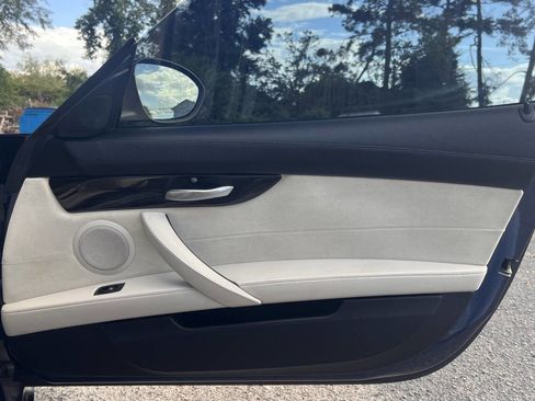 Used 2009 BMW Z4 sDrive35i image 17