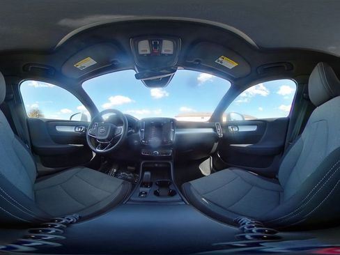 Used 2024 Volvo XC40 B5 Core image 42