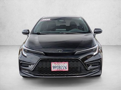 Used 2024 Toyota Corolla SE w/ SE Premium Package FWD image 3