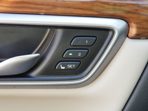 Used 2019 Honda CR-V Touring image 30