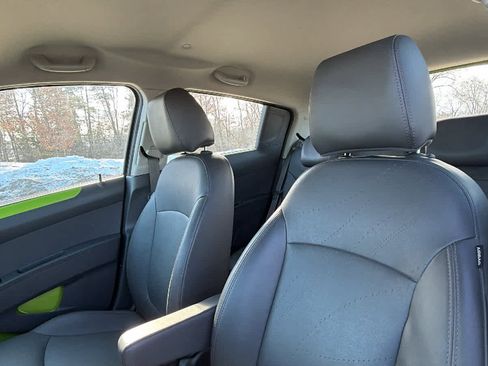 Used 2014 Chevrolet Spark LT image 9