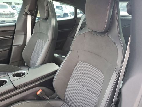 Used 2025 Porsche Taycan image 19