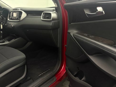 Used 2017 Kia Sorento FWD image 30