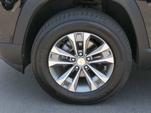 Used 2026 Chevrolet Equinox LT FWD image 8