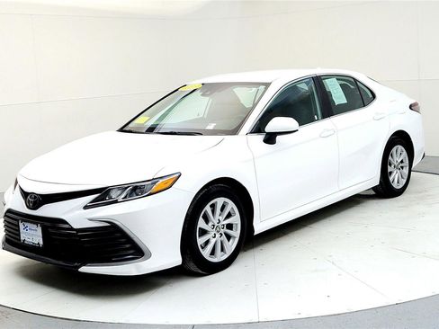 Certified 2023 Toyota Camry LE image 3