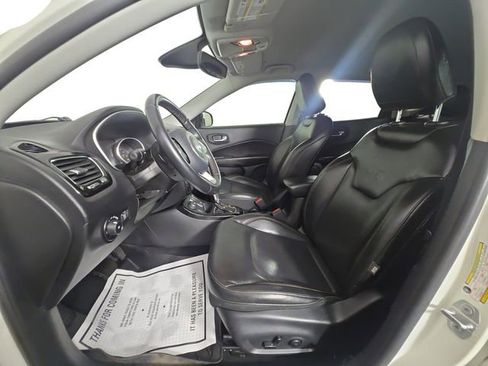 Used 2019 Jeep Compass Limited AWD/4WD image 9