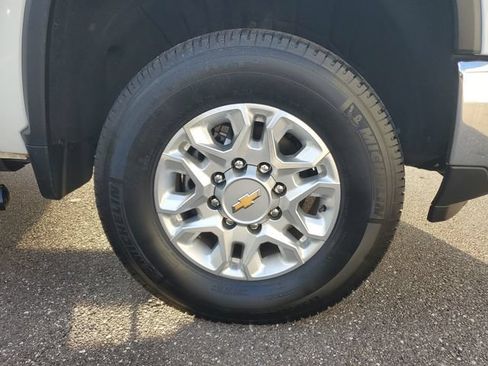 Used 2025 Chevrolet Silverado 2500 LTZ w/ LTZ Convenience Package AWD/4WD image 5