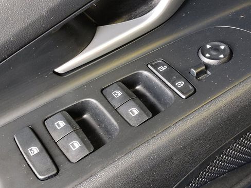 Used 2021 Hyundai Elantra Limited image 27