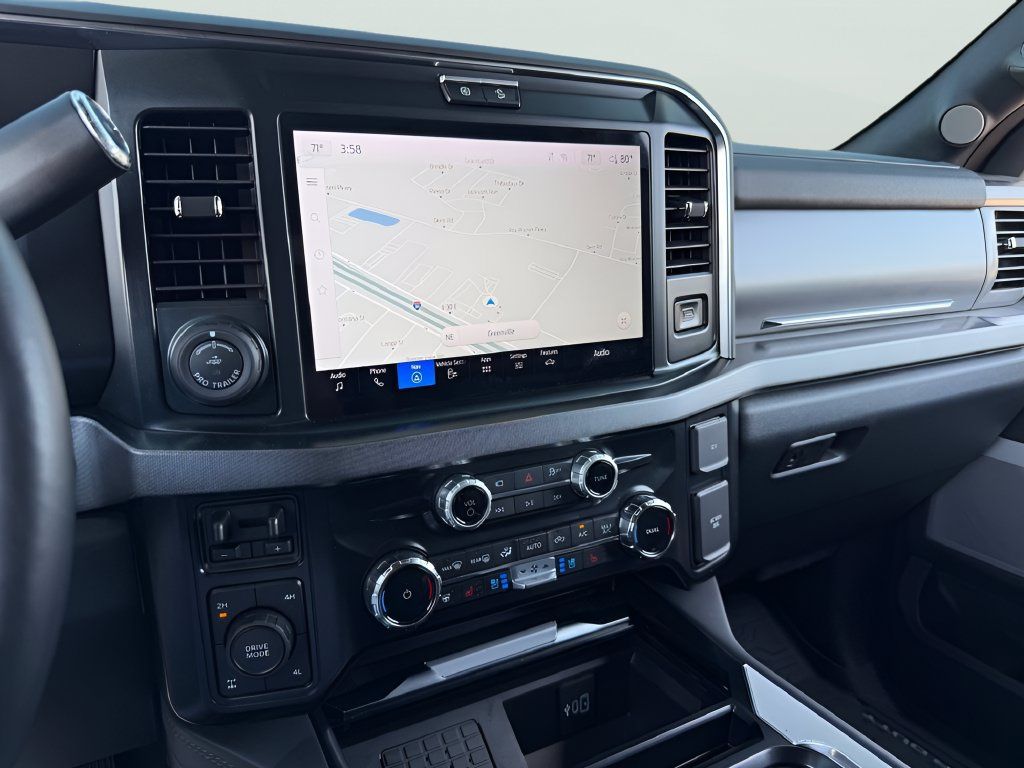 Used 2025 Ford F250 Platinum AWD/4WD image 14