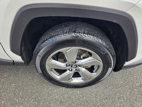 Used 2020 Toyota RAV4 Limited image 10