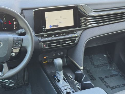 Used 2025 Toyota Camry LE FWD image 20