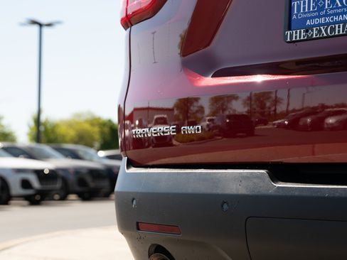 Used 2021 Chevrolet Traverse LT AWD/4WD image 31