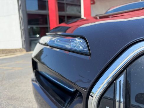 Used 2024 BMW i7 xDrive60 AWD/4WD image 9