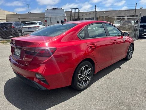 Used 2022 Kia Forte LXS FWD image 5