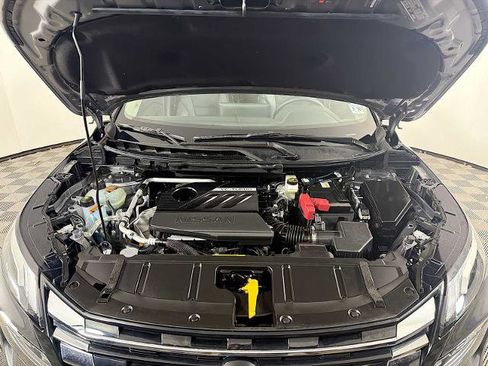 Certified 2025 Nissan Rogue Platinum image 27