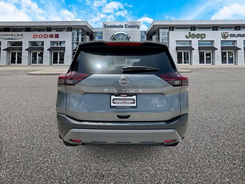 Used 2023 Nissan Rogue SV FWD image 7