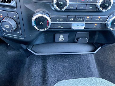 Used 2025 Ford F150 XLT w/ Equipment Group 301A Standard AWD/4WD image 17