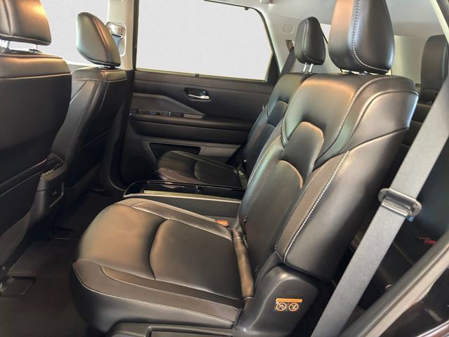 Used 2024 Nissan Pathfinder SL w/ SL Premium Package AWD/4WD image 14