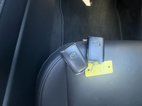 Used 2024 MAZDA MAZDA3 s image 32