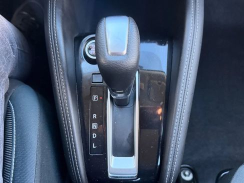 Used 2019 Nissan Kicks S image 20