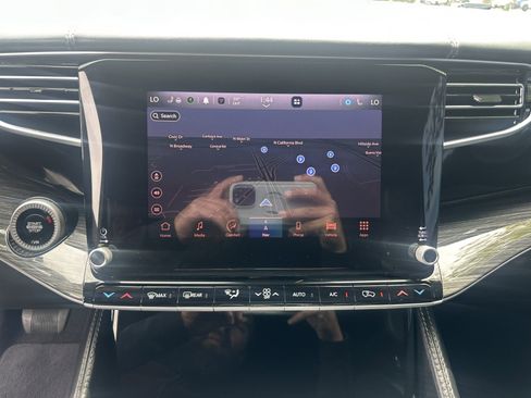 Used 2022 Jeep Wagoneer Series III w/ Premium Group I image 28