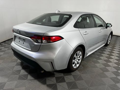 Certified 2025 Toyota Corolla LE FWD image 5