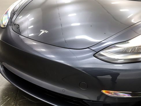 Used 2019 Tesla Model 3 Standard Range Plus image 13