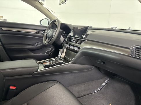 Used 2022 Honda Accord LX image 28