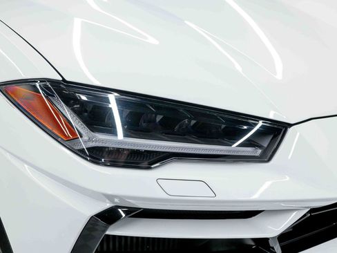Used 2020 Lamborghini Urus image 14