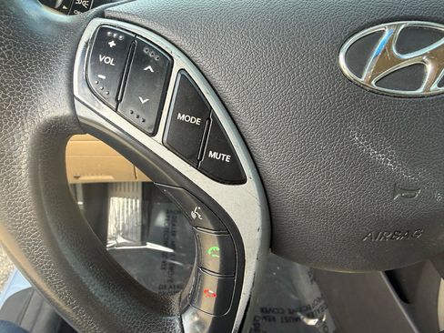 Used 2012 Hyundai Elantra GLS w/ Preferred Pkg 3 FWD image 16