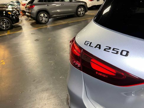 Certified 2025 Mercedes-Benz GLA 250 4MATIC image 15