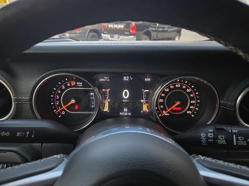 Used 2018 Jeep Wrangler Unlimited Sahara AWD/4WD image 23
