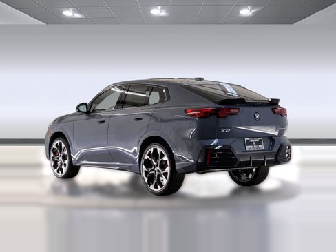 Used 2026 BMW X2 xDrive28i w/ M Sport Package AWD/4WD image 3