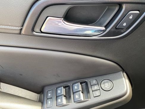 Used 2019 GMC Yukon SLT w/ Premium Edition AWD/4WD image 18