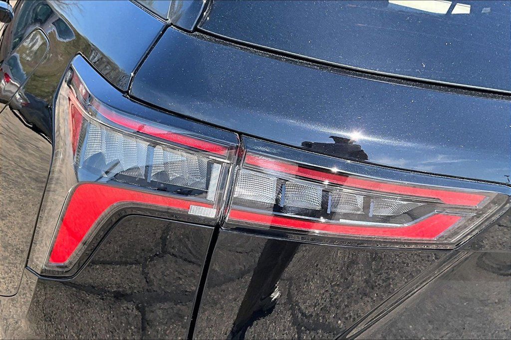 Used 2025 Chevrolet Equinox LT AWD/4WD image 26