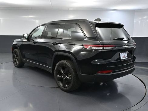 Used 2023 Jeep Grand Cherokee Altitude AWD/4WD image 7
