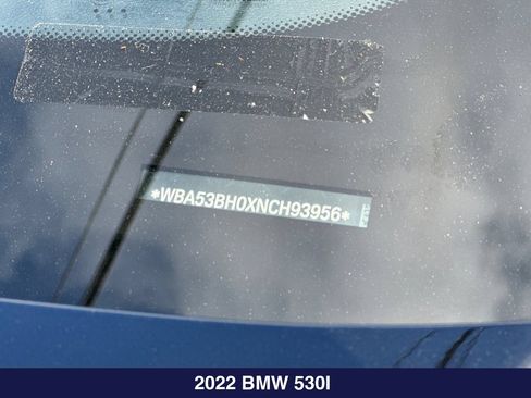 Used 2022 BMW 530i w/ Premium Package RWD image 2