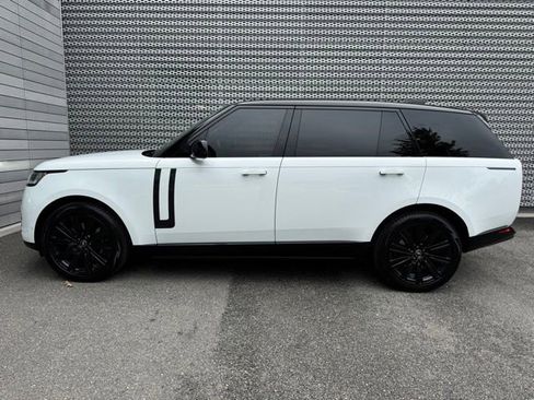 Used 2025 Land Rover Range Rover Long Wheelbase Autobiography AWD/4WD image 2