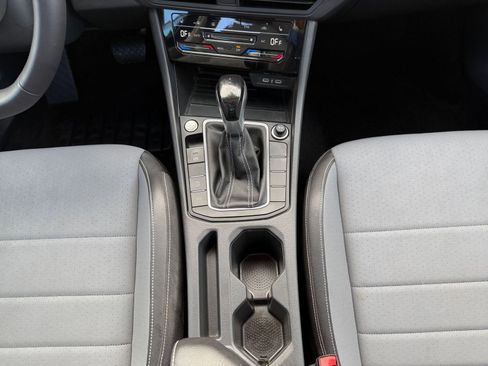 Used 2025 Volkswagen Jetta SE image 40