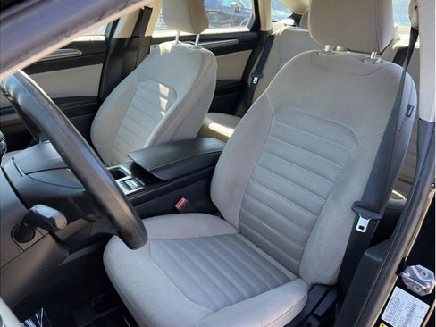 Used 2018 Ford Fusion S FWD image 8