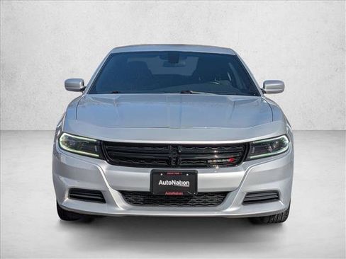 Used 2022 Dodge Charger SXT image 2