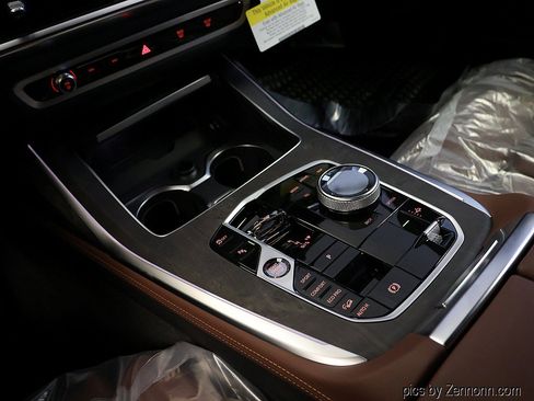 Used 2027 BMW X7 M60i AWD/4WD image 26