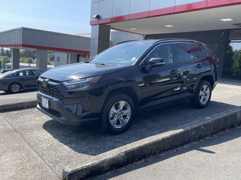 Certified 2025 Toyota RAV4 XLE AWD/4WD image 4