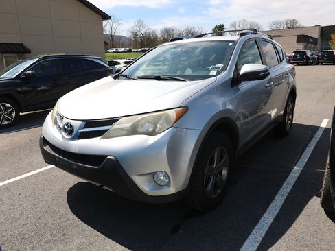 Used 2015 Toyota RAV4 XLE image 2