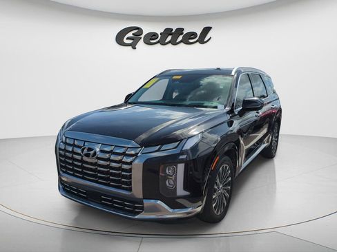 Used 2024 Hyundai Palisade Calligraphy FWD image 2