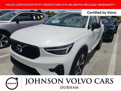 Used 2026 Volvo XC40 B5 Plus AWD/4WD image 1