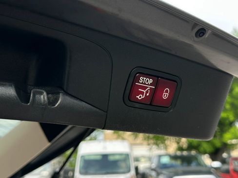 Used 2017 Mercedes-Benz GLC 300 w/ Premium 1 Package image 19