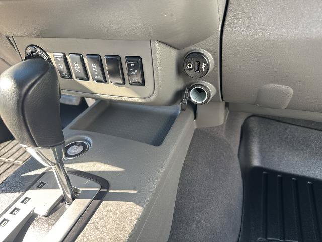 Used 2021 Nissan Frontier SV w/ Midnight Edition Floor Mats AWD/4WD image 25
