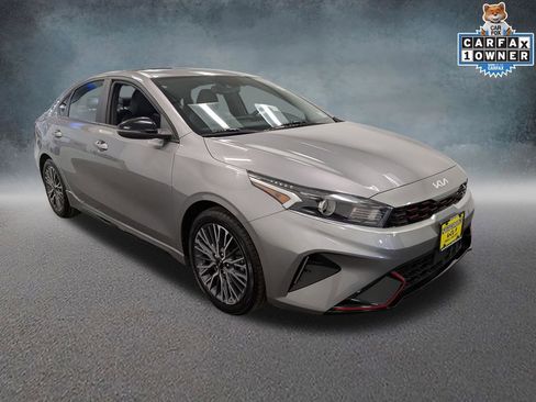 Used 2023 Kia Forte GT-Line w/ GT-Line Premium Package FWD image 3