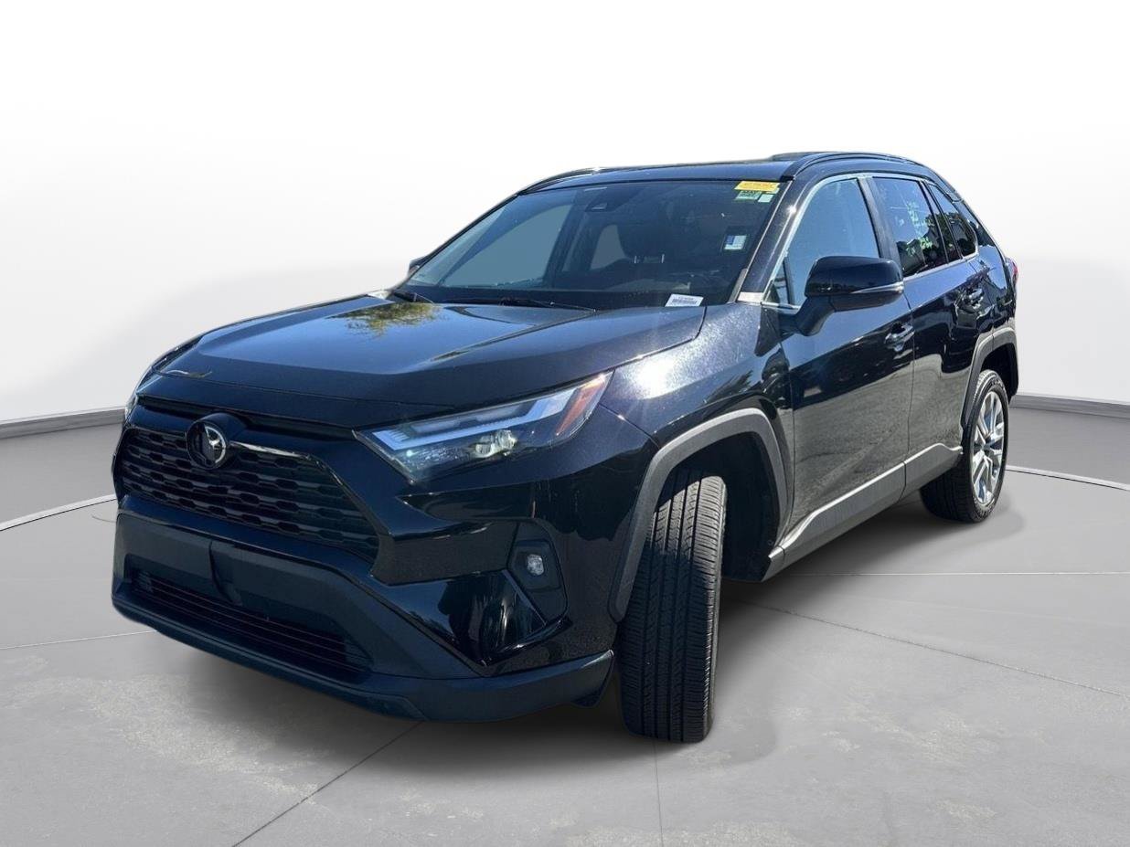 Used 2022 Toyota RAV4 XLE Premium FWD image 2